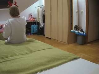 voyeurcam-julmodels-bed-1 Pov live webcam