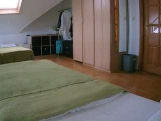 voyeurcam-julmodels-bed-1