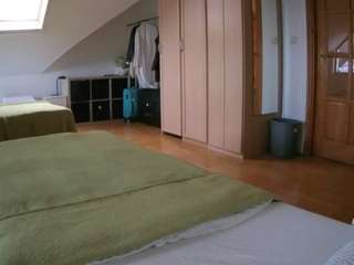 voyeurcam-julmodels-bed-1