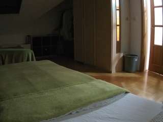 voyeurcam-julmodels-bed-1