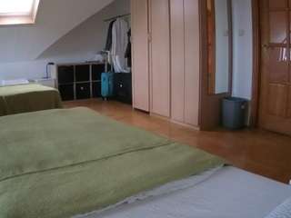 voyeurcam-julmodels-bed-1