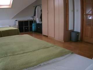 voyeurcam-julmodels-bed-1