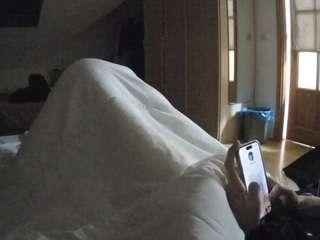 voyeurcam-julmodels-bed-1 webcam