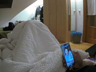 voyeurcam-julmodels-bed-1