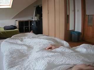 voyeurcam-julmodels-bed-1's CamSoda show and profile