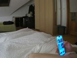 voyeurcam-julmodels-bed-1 webcam