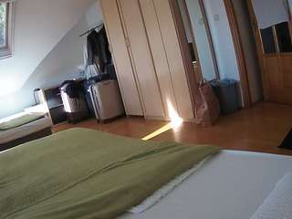 voyeurcam-julmodels-bed-1 webcam