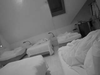 voyeurcam-julmodels-bed-1 webcam