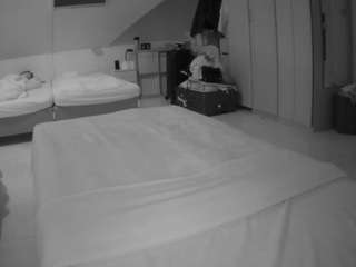 voyeurcam-julmodels-bed-1 Profile Image