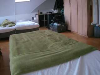 voyeurcam-julmodels-bed-1