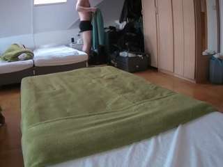 voyeurcam-julmodels-bed-1's CamSoda show and profile