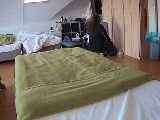 voyeurcam-julmodels-bed-1 webcam