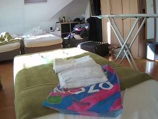 voyeurcam-julmodels-bed-1