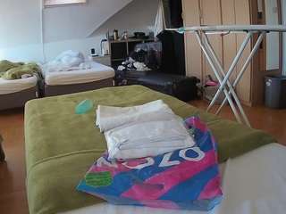 voyeurcam-julmodels-bed-1