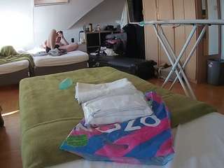 voyeurcam-julmodels-bed-1