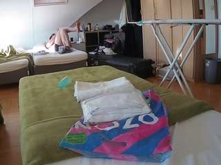 voyeurcam-julmodels-bed-1