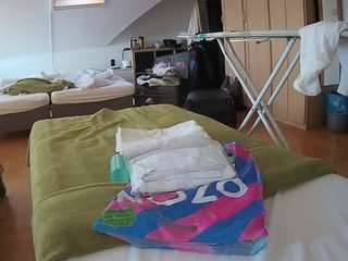 voyeurcam-julmodels-bed-1 webcam