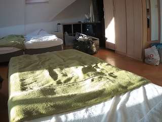 voyeurcam-julmodels-bed-1