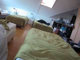 voyeurcam-julmodels-bed-1's CamSoda show and profile