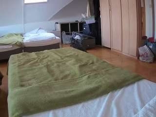 voyeurcam-julmodels-bed-1