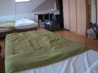 voyeurcam-julmodels-bed-1
