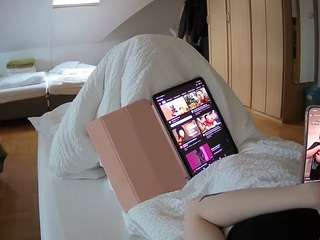 voyeurcam-julmodels-bed-1 Upskirt live webcam