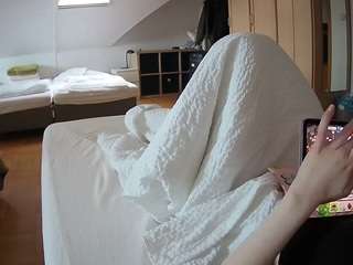 voyeurcam-julmodels-bed-1 Strip live webcam