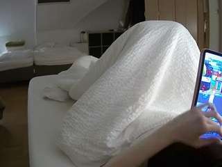 le modèle voyeurcam-julmodels-bed-1 est en webcam porno dans un show sur le site camsoda, il possède les tags suivants: athletic,flashing,full nudity,julmodels-house,no drinking,no smoking,pov,striptease,upskirt,hd