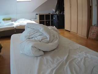 voyeurcam-julmodels-bed-1 live cam profile