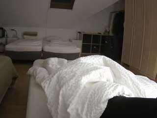 le modèle voyeurcam-julmodels-bed-1 est en webcam porno dans un show sur le site camsoda, il possède les tags suivants: athletic,flashing,full nudity,julmodels-house,no drinking,no smoking,pov,striptease,upskirt,hd