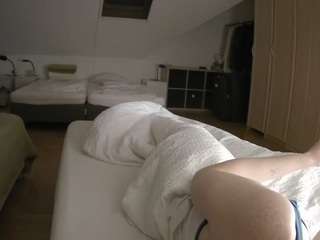 voyeurcam-julmodels-bed-1 live cam profile