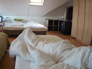 voyeurcam-julmodels-bed-1 live cam profile