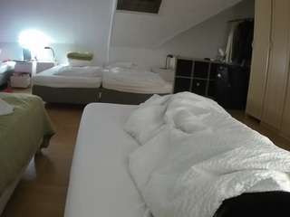 voyeurcam-julmodels-bed-1 live cam profile