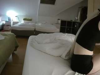 voyeurcam-julmodels-bed-1 live cam profile