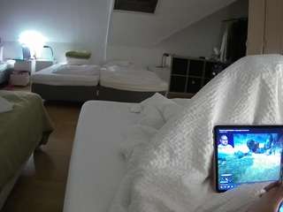 le modèle voyeurcam-julmodels-bed-1 est en webcam porno dans un show sur le site camsoda, il possède les tags suivants: athletic,flashing,full nudity,julmodels-house,no drinking,no smoking,pov,striptease,upskirt,hd