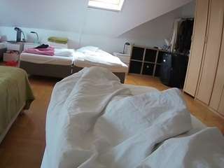 voyeurcam-julmodels-bed-1 live cam profile