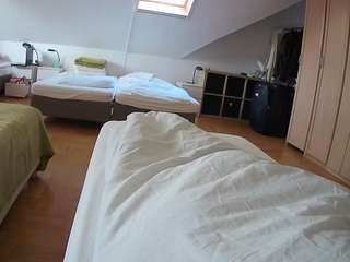 voyeurcam-julmodels-bed-1 live cam profile