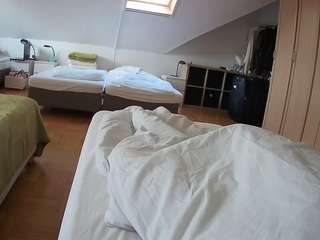voyeurcam-julmodels-bed-1