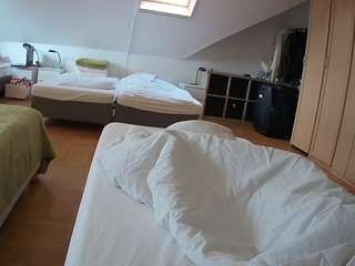 le modèle voyeurcam-julmodels-bed-1 est en webcam porno dans un show sur le site camsoda, il possède les tags suivants: athletic,flashing,full nudity,julmodels-house,no drinking,no smoking,pov,striptease,upskirt,hd