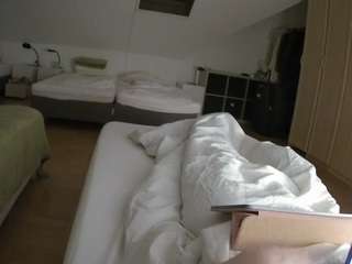voyeurcam-julmodels-bed-1