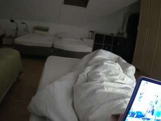 le modèle voyeurcam-julmodels-bed-1 est en webcam porno dans un show sur le site camsoda, il possède les tags suivants: athletic,flashing,full nudity,julmodels-house,no drinking,no smoking,pov,striptease,upskirt,hd