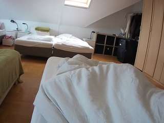 voyeurcam-julmodels-bed-1