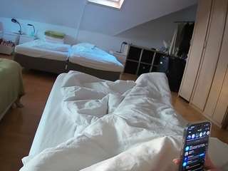 voyeurcam-julmodels-bed-1 live cam profile