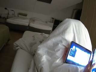 voyeurcam-julmodels-bed-1 webcam