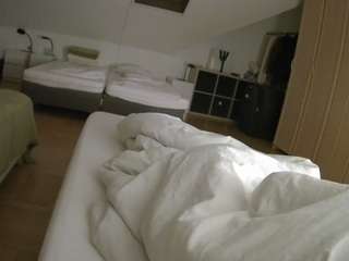 voyeurcam-julmodels-bed-1 live cam profile