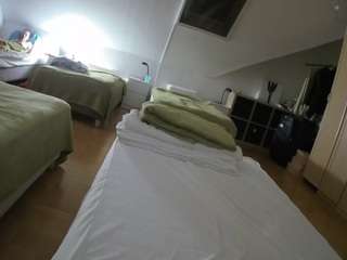 voyeurcam-julmodels-bed-1 live cam profile