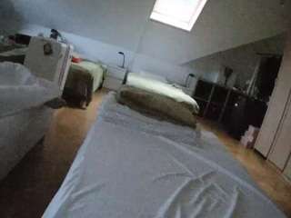 voyeurcam-julmodels-bed-1