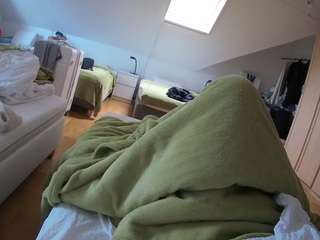 voyeurcam-julmodels-bed-1's CamSoda show and profile