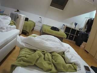 voyeurcam-julmodels-bed-1 webcam