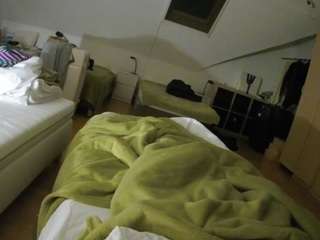 voyeurcam-julmodels-bed-1 webcam